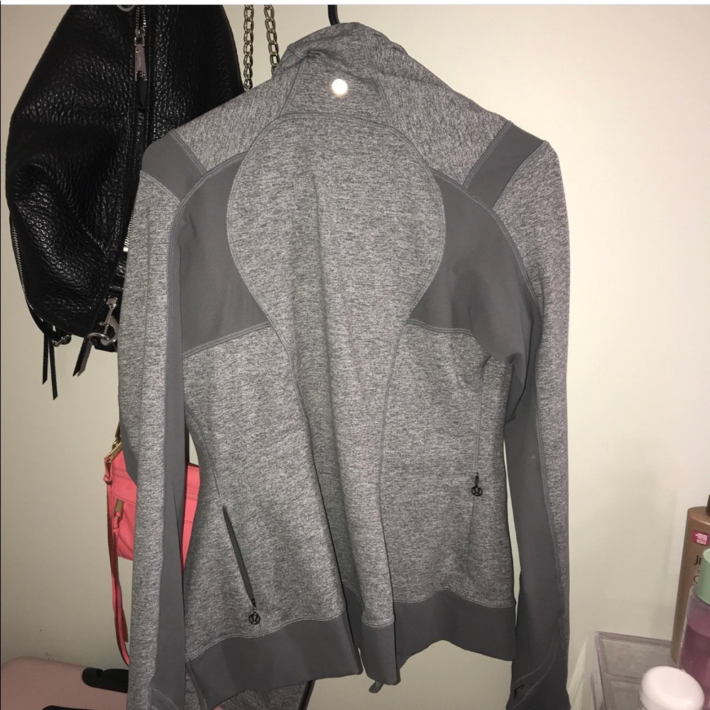 NEVER WORN LULU